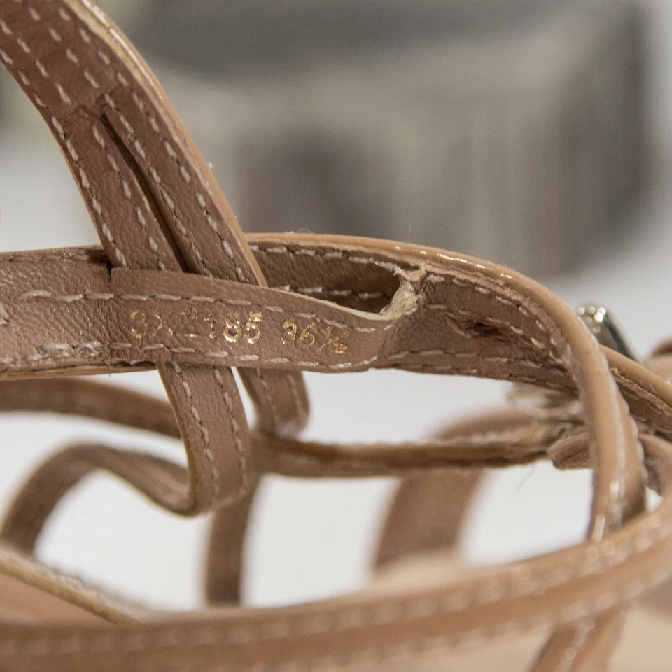 Zapatos de tacón de cuña Prada de charol nude con tiras talla 36,5 6,5 Foto 3 de 4