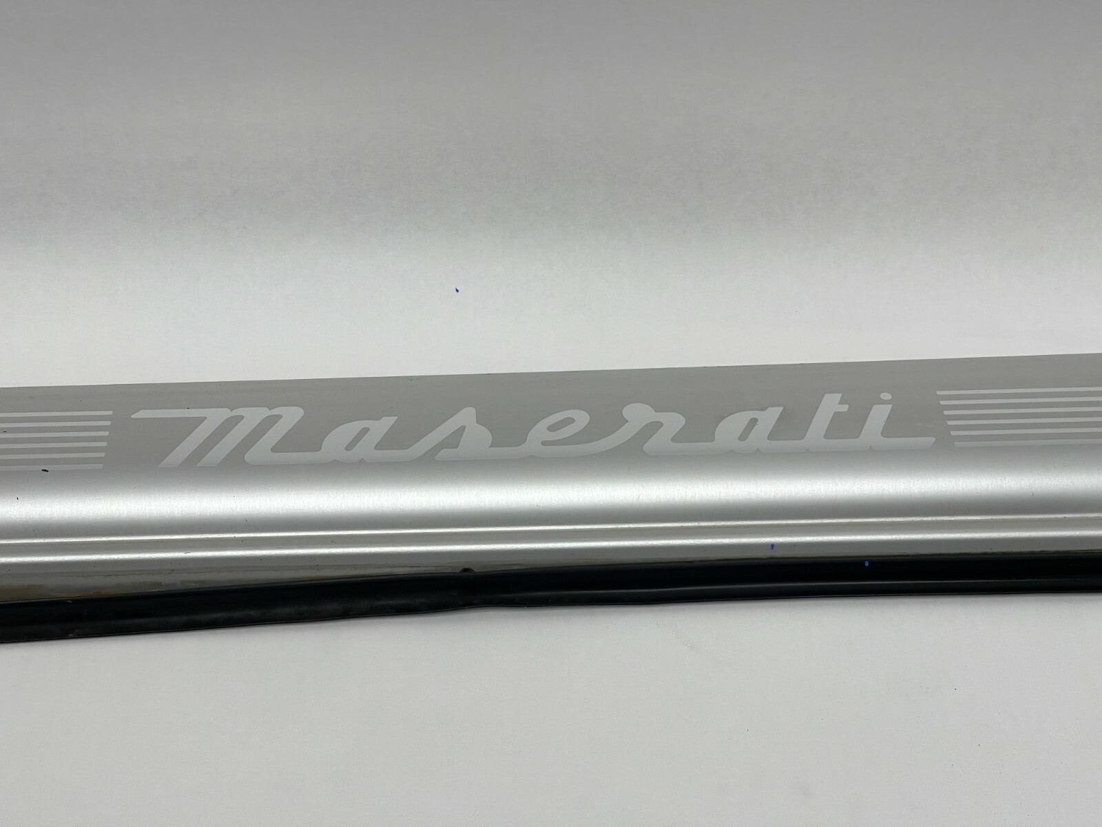 2005-2007 MASERATI COUPE PASSENGER SIDE LOWER SILL SCUFF PLATE COVER PANEL OEM