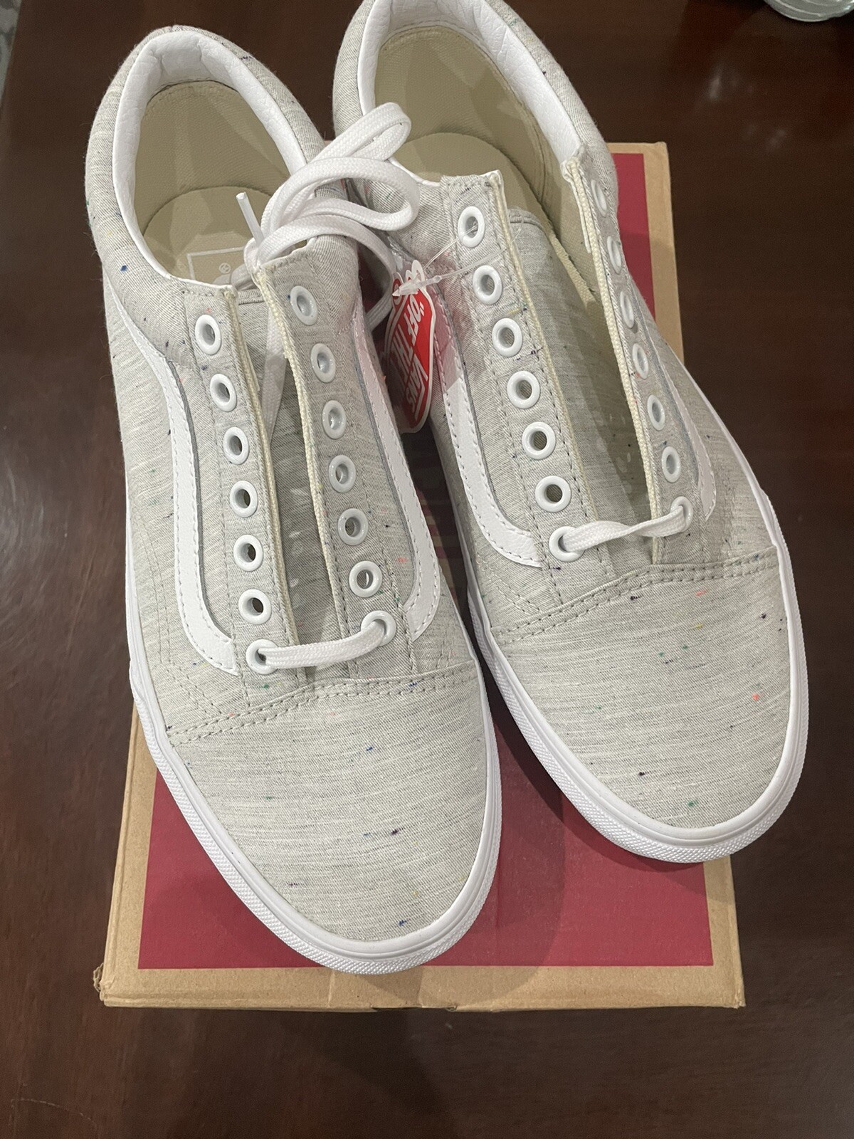 White Canvas Womens 9 Mens 7.5 