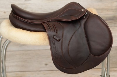 Stunning 202017.5'' Devoucoux Biarritz Lab saddle for sale!