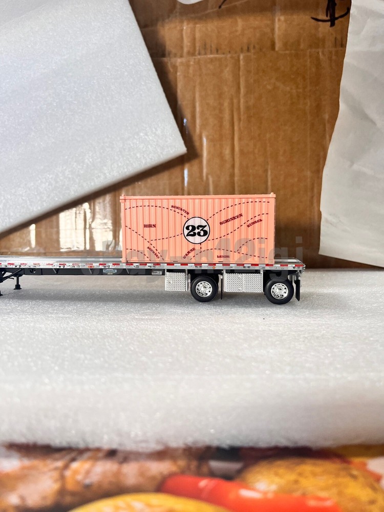 1:64 Scale 20ft Pink Pig Racing Shipping Container Diecast Model