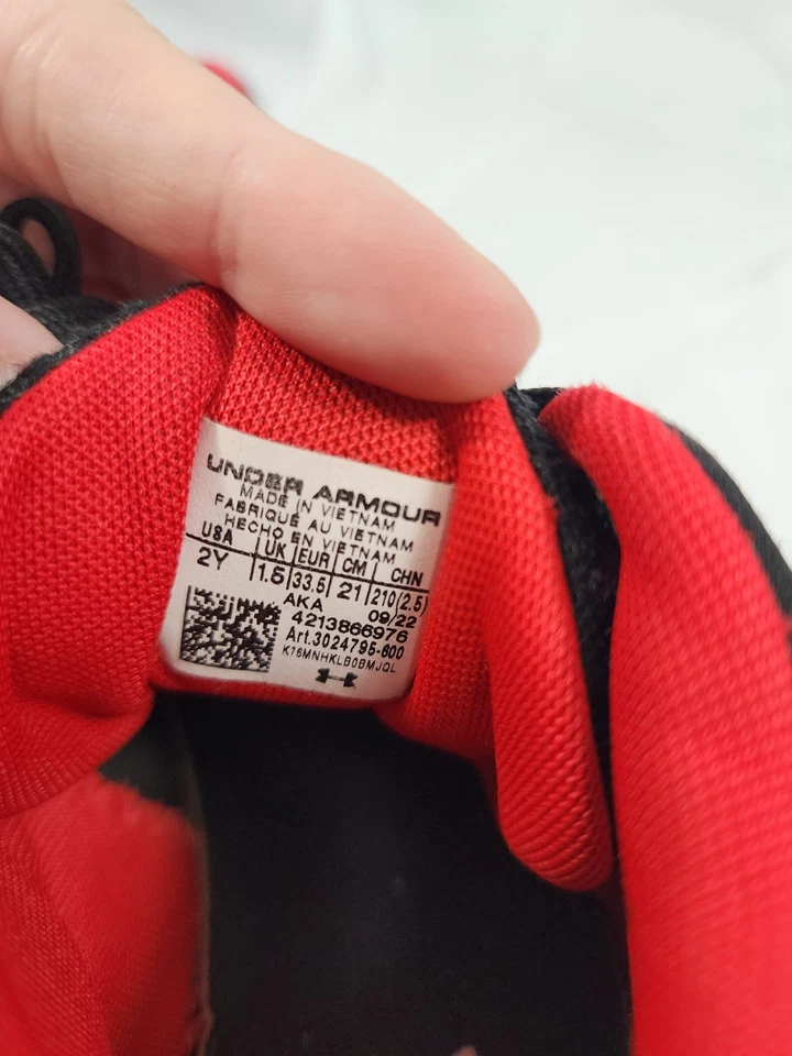 Zapato de baloncesto Under Armour unisex-niño preescolar Jet '21 talla 2 Y Foto 4 de 4