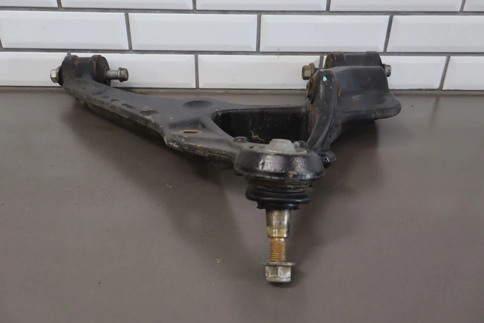 Par de brazos de control inferiores izquierdo/derecho Chevy Silverado 2500HD 12-19 OEM Foto 3 de 4