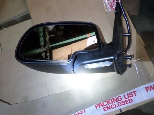 Driver Side View Mirror Power Sail Mount Fits 00-02 SUBURBAN 1500 607821