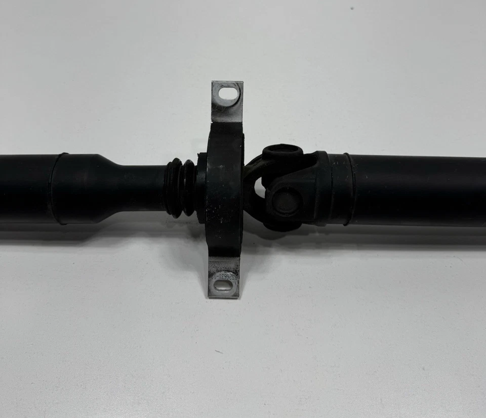 ✅2008-2013 BMW 128i E82 N52 Driveshaft Propeller Shaft 7567949 OEM - Image 4 of 4