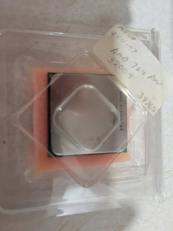 AMD Athlon 64 3200+ 2GHz Desktop CPU 754 Pin NEW OEM - Image 2 of 2