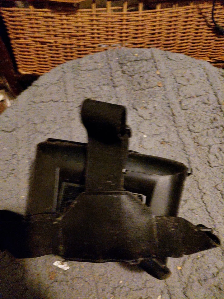 Cynoculars Virtual Reality Headset - Image 3 of 4