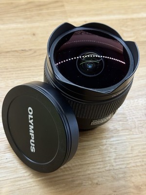 Olympus Zuiko Digital 8mm f3.5 Fisheye ED FOUR THIRDS Objektiv LC74 Front & Rear Cap