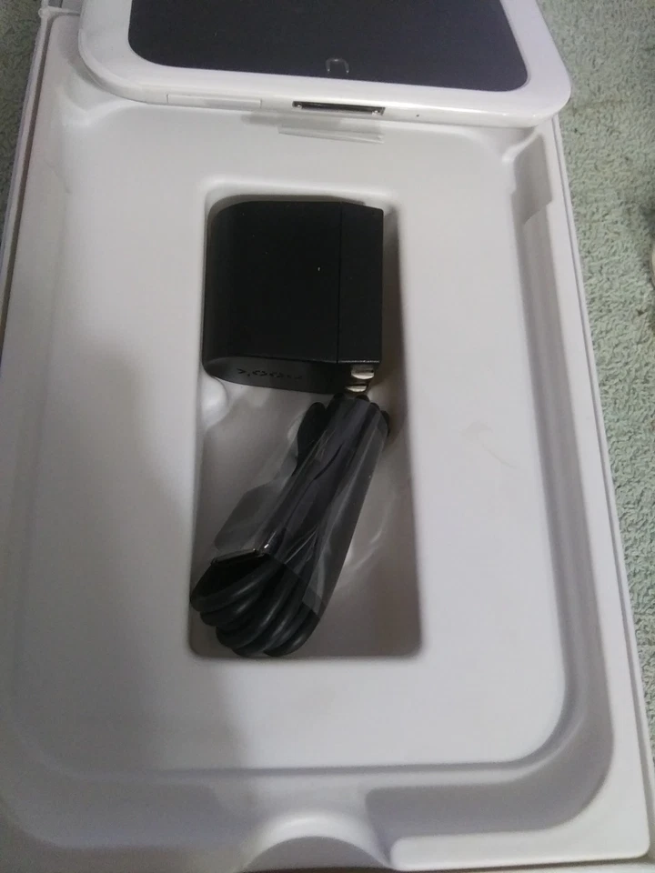 Barnes & Noble 8GB 7” Nook HD Wi-Fi Tablet Book Reader BNTV400 New Box Opened - Image 3 of 4