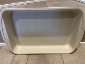 Unbranded Enamel Coated Aluminum 13x9” Baking Cake Pan Ivory Inside Gold Outside
