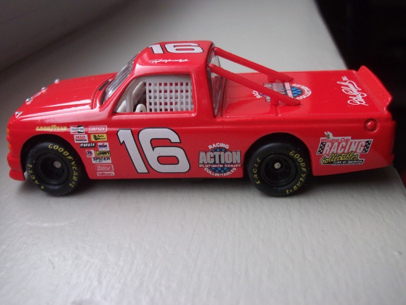 Ron Hornaday Jr. Action DALE EARNHARDT INC. 1995 Nascar CRAFTSMAN TRUCK 1/64