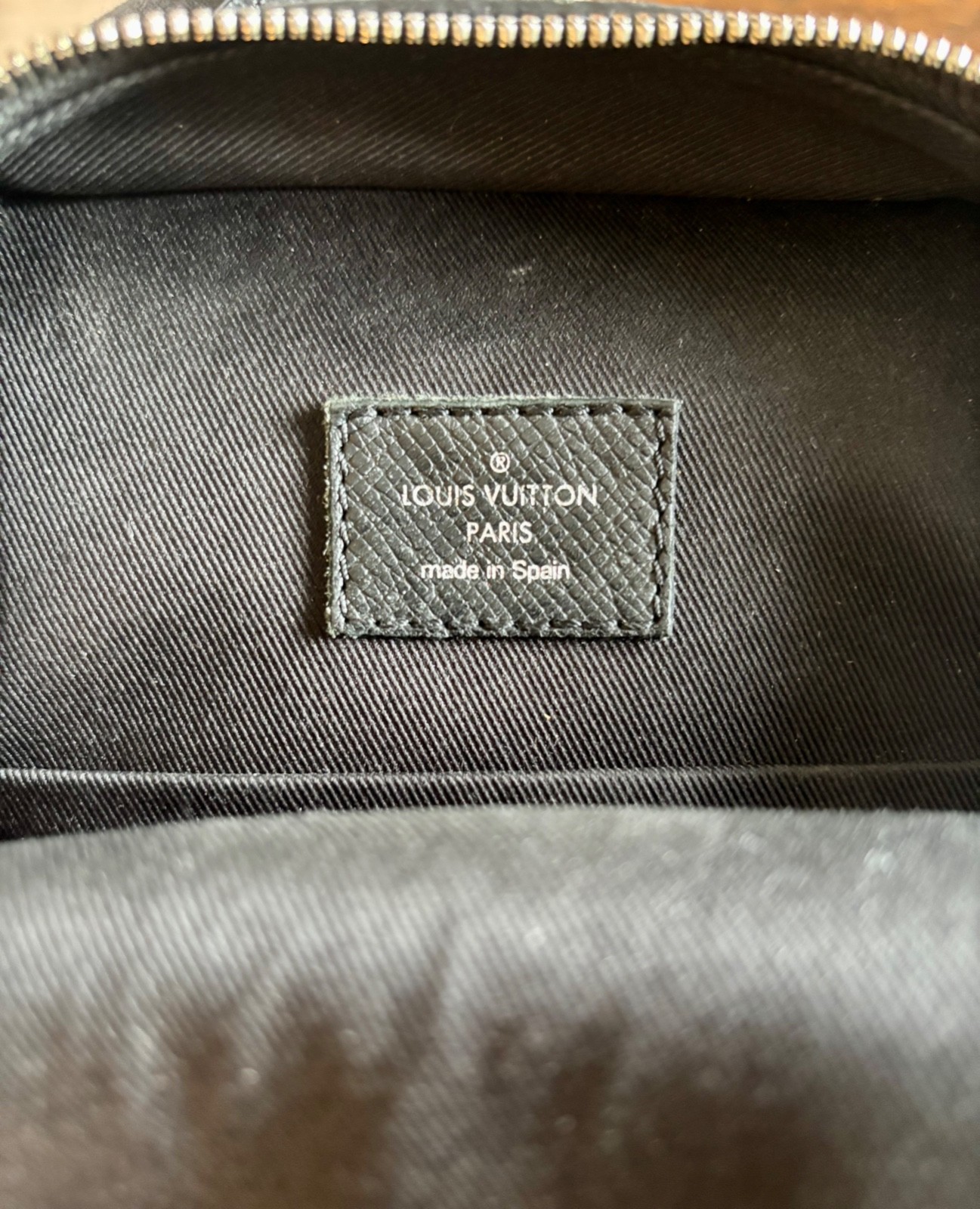 Authentic Louis Vuitton Outdoor Eclipse Unisex Cr… - image 5