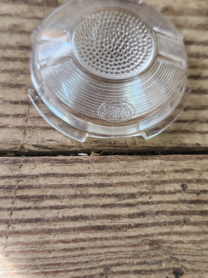 NOS OEM 1951 Ford Victoria Crestliner Turn Signal Parking Lens Lens SINGLE - Image 3 of 4