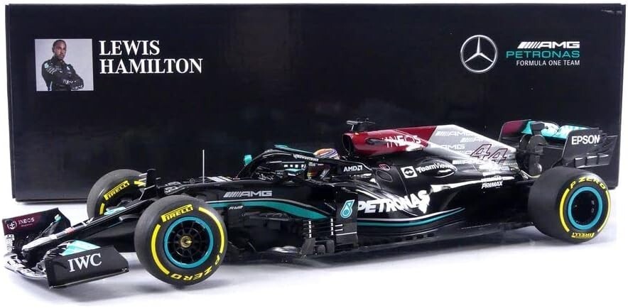 MINICHAMPS+Mercedes+AMG+Formula+1+Racing+Car+-+Black+%28110212044%29