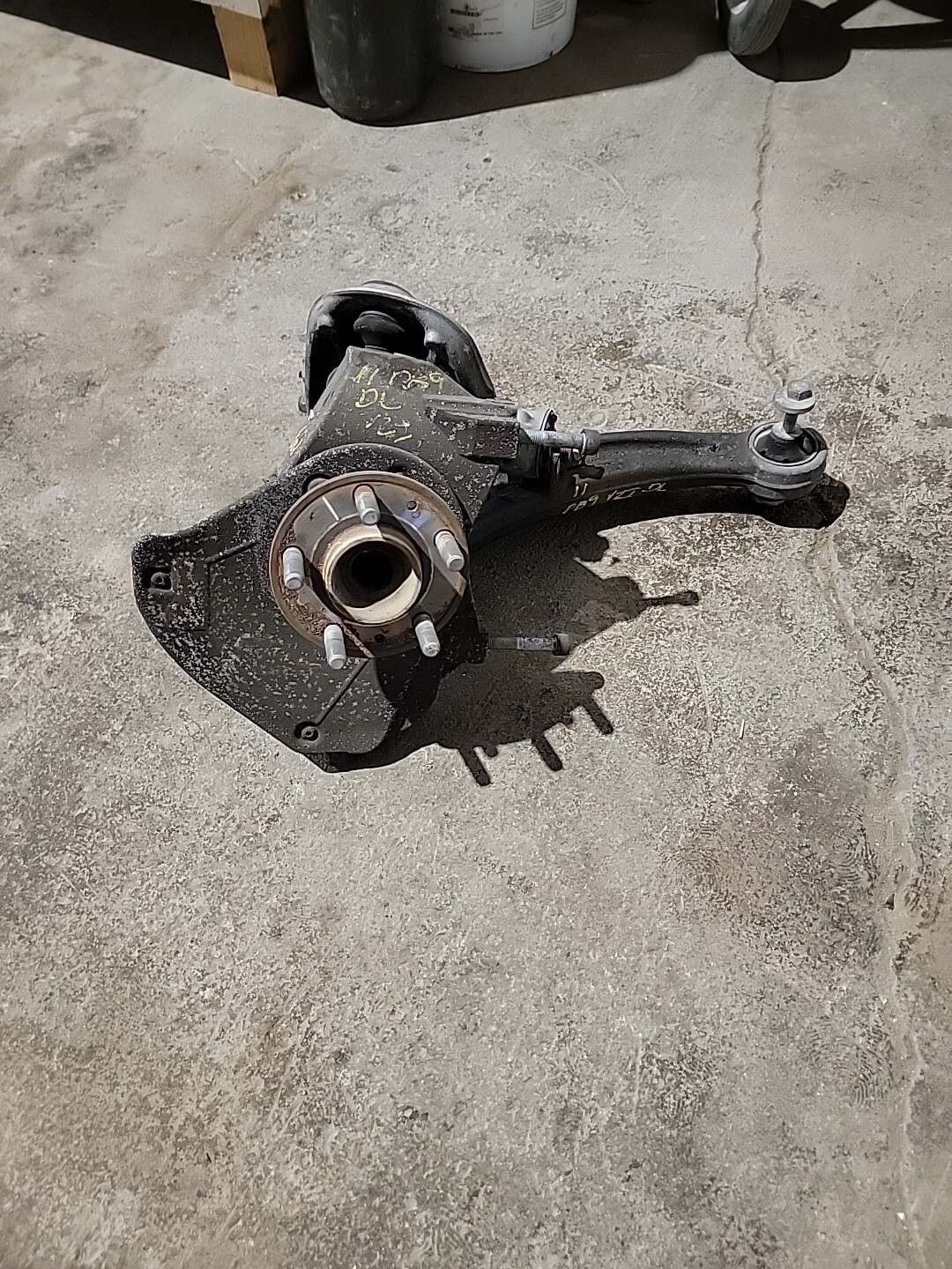 2011 Aston Martin Db9 Front Left Driver Spindle Knuckle Hub Control Arm Oem