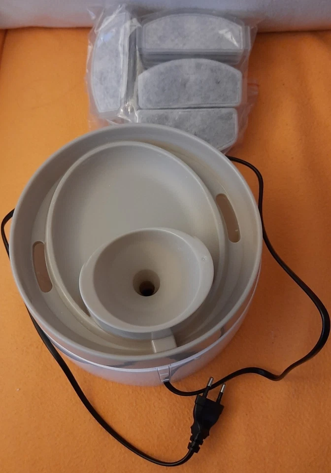 Trinkbrunnen mit Pumpe, gebraucht, Katze mit 10 St. neuen Wasserfiltern