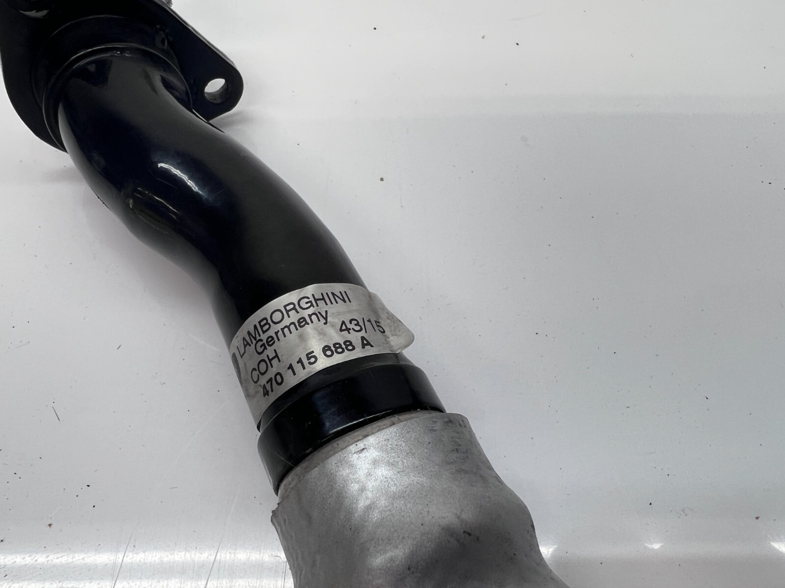 LAMBORGHINI AVENTADOR LP750 ENGINE OIL FILTER OIL PIPE HOSE LINE OEM 470115688A