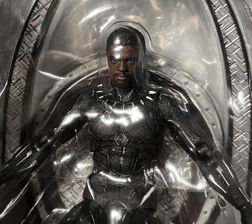 MAFEX NO.230 MAFEX BLACK PANTHER 1.5 THE INFINITY SAGA ACTION FIGURE - Picture 2 of 7
