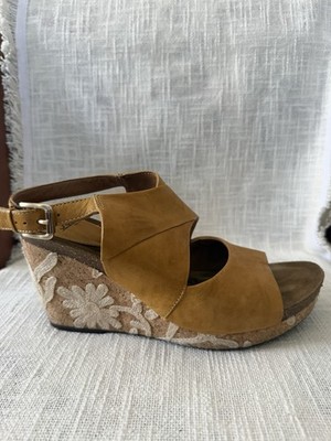Söfft Leather Cork Wedge Sandals Size 10 Camel Floral Embroidered Slingback
