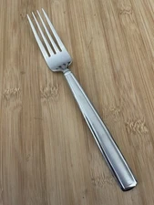TOWLE Stainless MASON FROST Satin Center Glossy Outlined DINNER FORK 8 1/8”