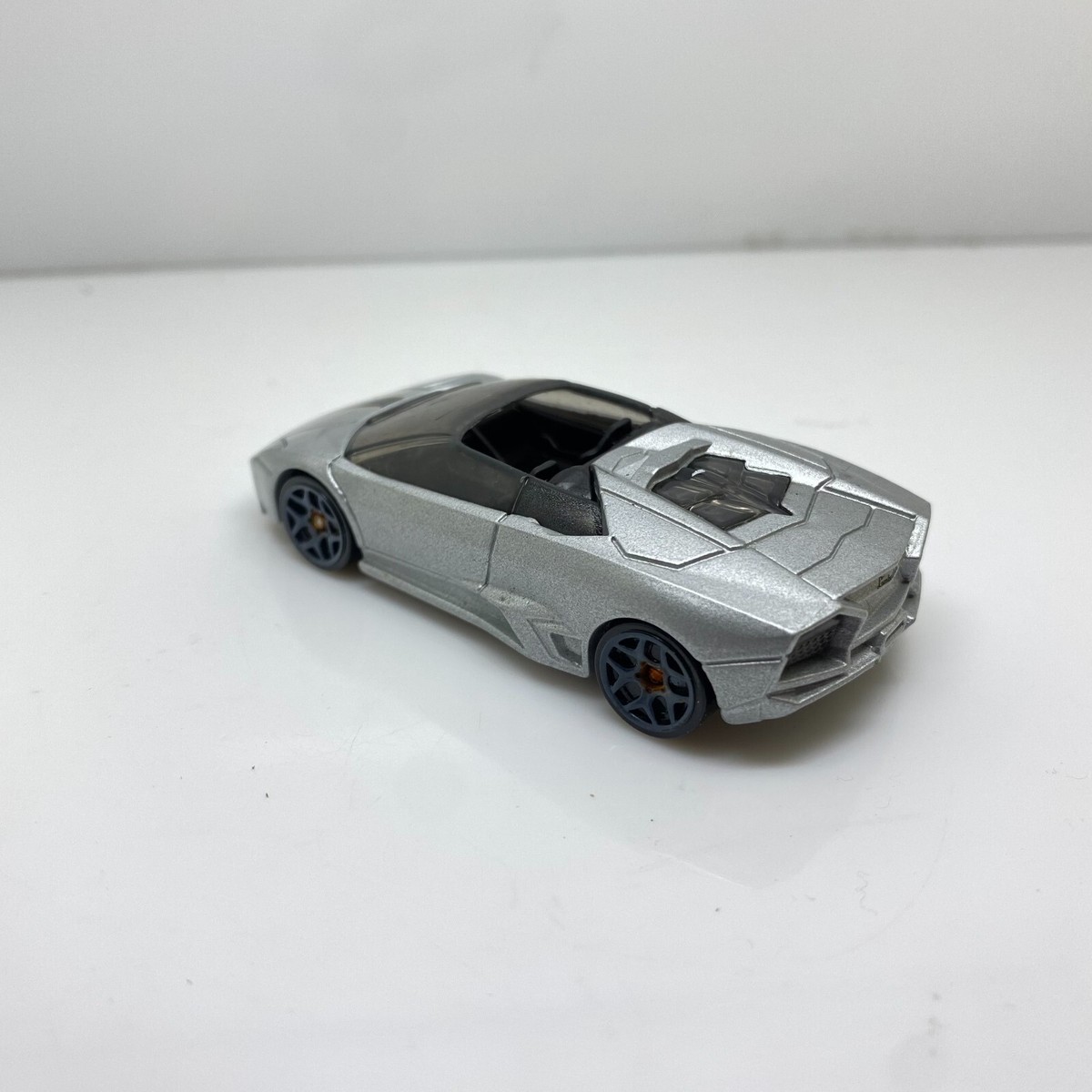 鉄道模型 Lamborghini Reventon Amazon.com: 1/24 Lamborghini