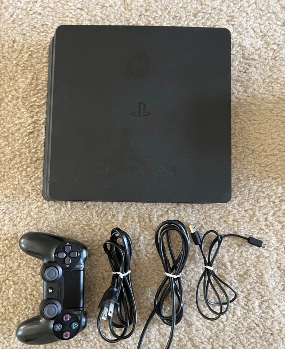 Sony Playstation 4 - PS4 Pro 1TB + Controller, 3 games, cables