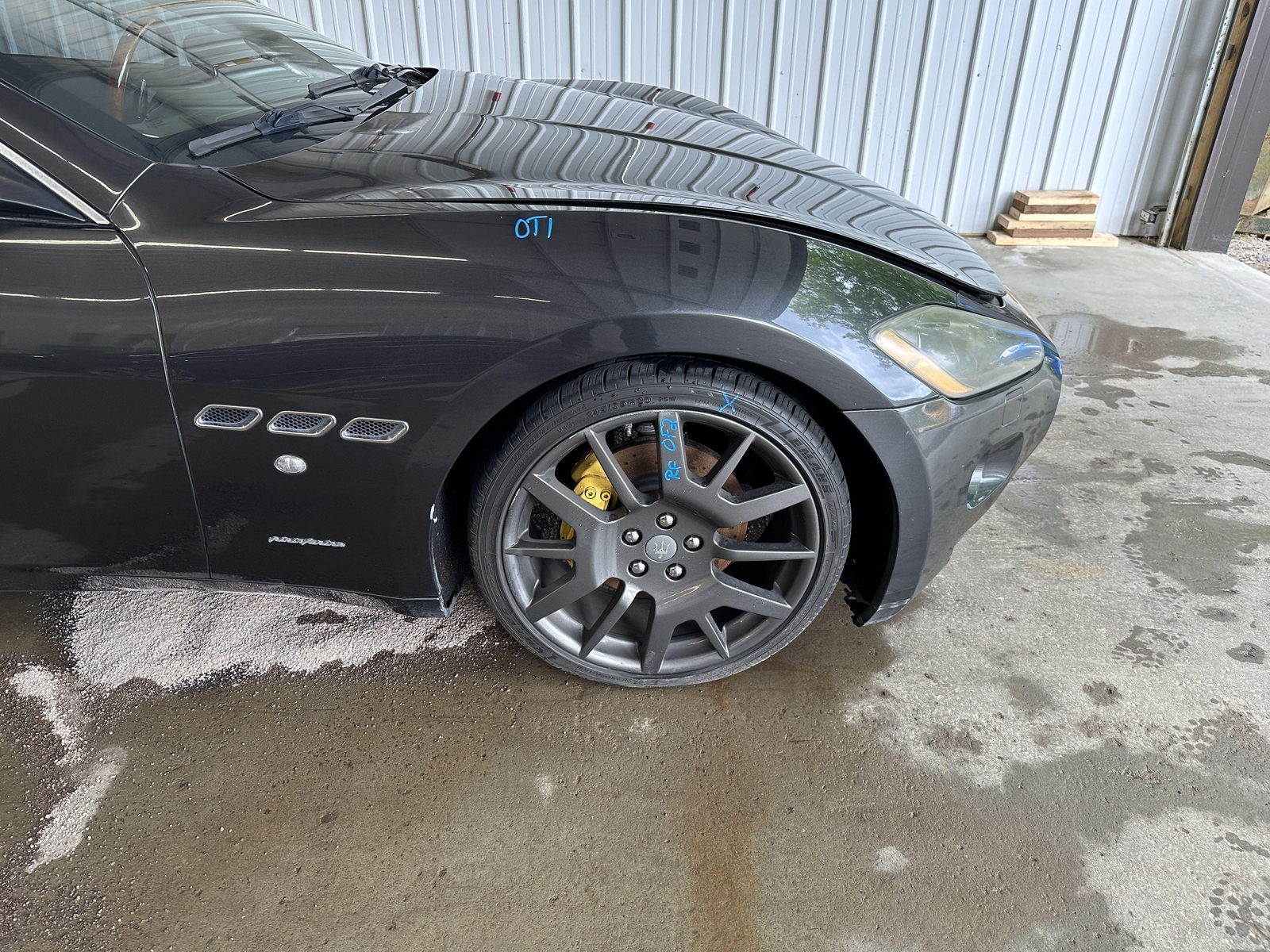 08-19 MASERATI GRANTURISMO PASSENGER RIGHT FRONT SIDE FENDER GRIGIO METALLIC 672