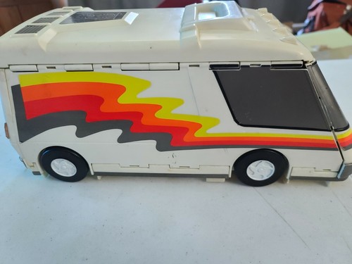Vintage 1991 Galoob MiCRO MACHINES SUPER CITY VAN RV Fold Out Playset - Picture 3 of 10