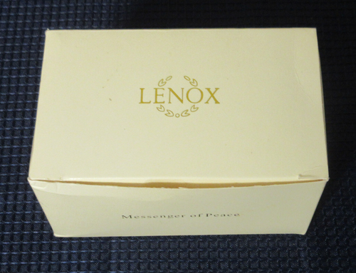 Lenox Messenger of Peace Nativity Angel Gold Trim Christmas Figurine F71651-1 - Picture 9 of 12
