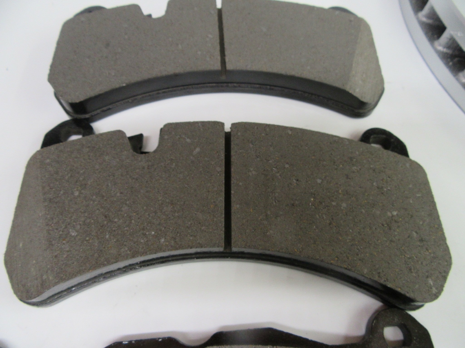 Maserati Ghibli Quattroporte 2014-16 front rear brake pads & rotors 519