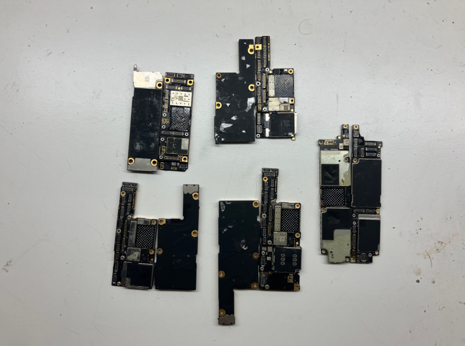 Damaged Iphone MotherBoards without NAND