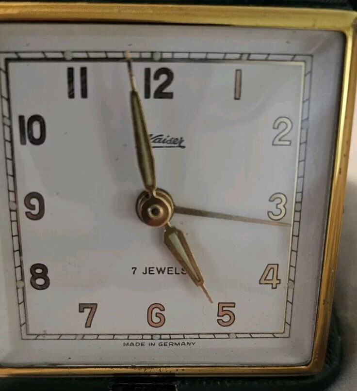 作動確認済み KAISER 手巻き式 置き時計 70年代 アンティーク ドイツ製 VINTAGE KAISER LEATHER CASE FOLDING TRAVEL 7 JEWEL ALARM CLOCK MID