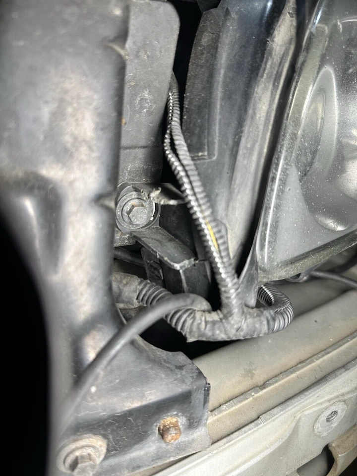 原始设备制造商 2004 - 2007 年沃尔沃 S60R V70R T5 2.5L P2 左侧驾驶员车头灯组件 — 第 4/4 张图片