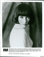 Usa Network Praying Mantis Jane Seymour Barry Bostwick Vintage Photo 8x10