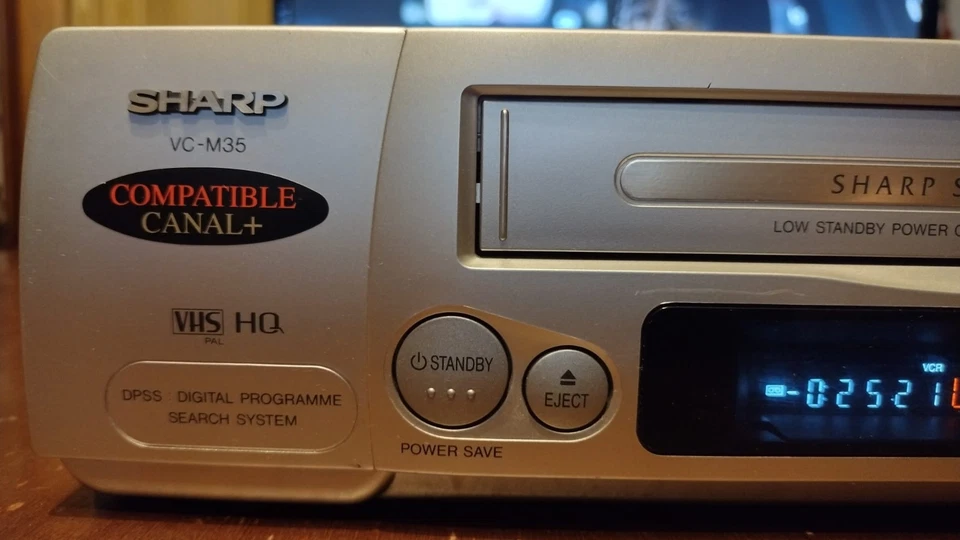 SHARP VC-M35 VIDEOREGISTRATORE 4 TESTINE REVISIONATO CON TELECOMANDO  - Immagine 4 di 4