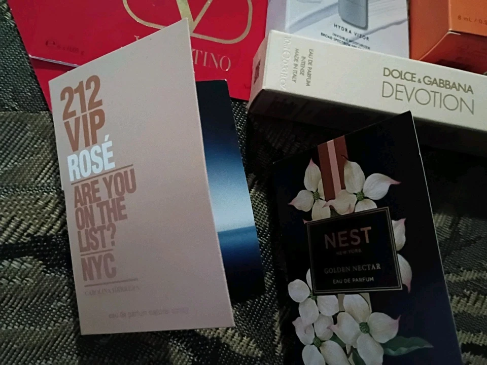 女士皮肤和香水套装 — 第 2/4 张图片