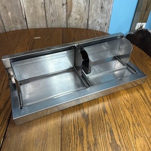 Nieco JF63-2 Frozen Product Feeder, 23” Frame, Dual Belts, Clean Complete Unit