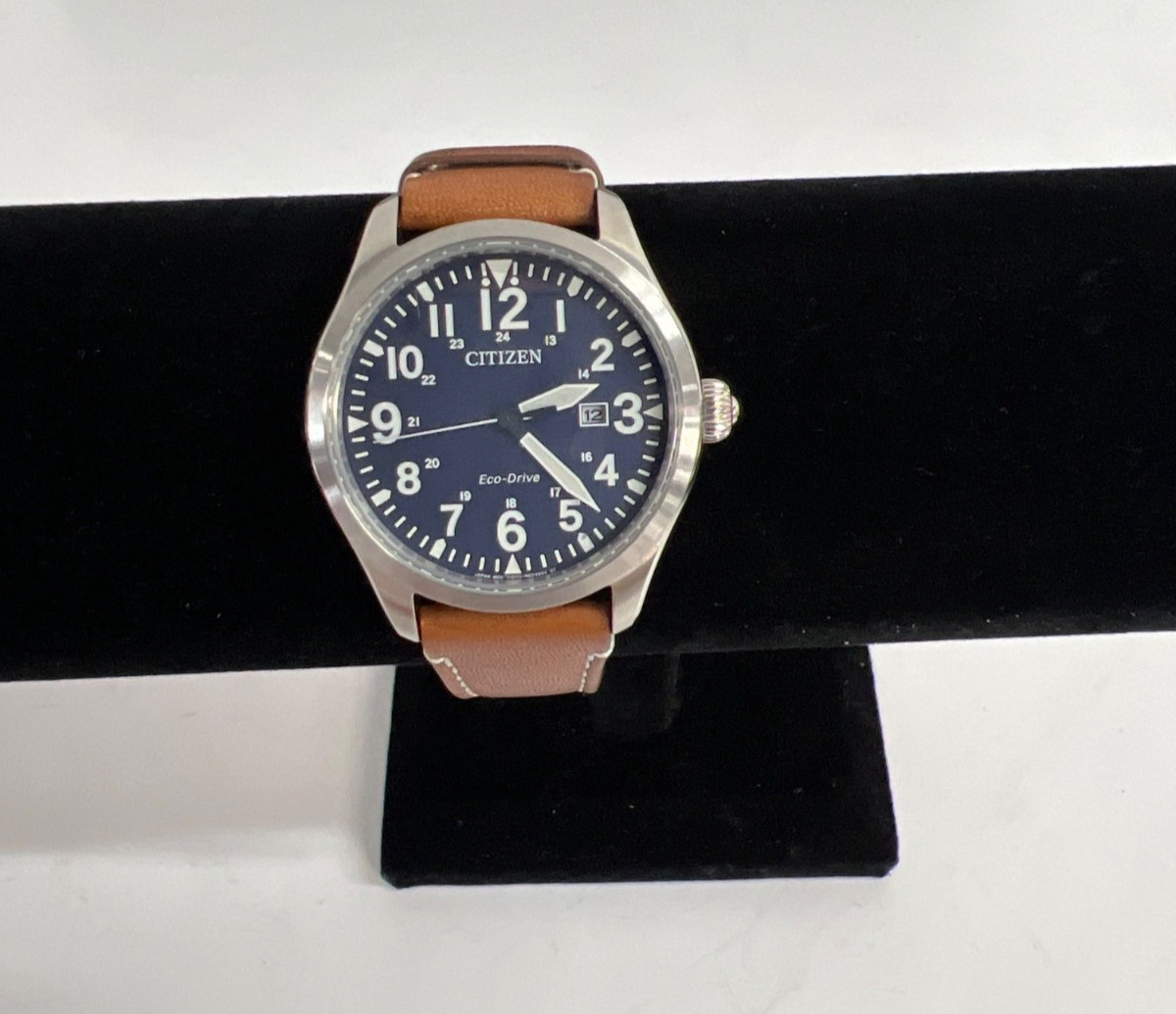 Men's CITIZEN Eco-Drive Analog Watch in Navy w/ Leather Band 9.5
