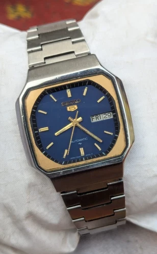 Vintage Seiko 5 7009-532A Automatic Stainless-steel men Wristwatch made in Japan