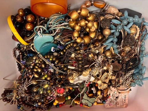 Vintage Modern Costume Jewelry Junk Lot Wearable 16lbs 4 oz Large Flat Rate (1)