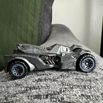 Mattel Hot Wheels 2016 DC Comics Batman Vs Superman Batmobile Die Cast Model Car