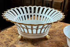 VA Vista Alegre Portugal 10" Basket Reticulated, Gold Trim Paw Feet with Insert