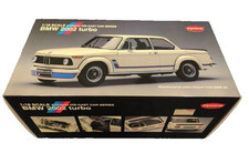 KYOSHO Original 1/18 BMW 2002 Turbo White 08542W