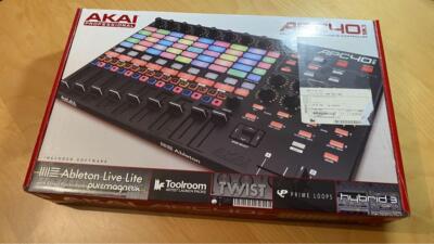 Contrôleur de performance live AKAI Professional APC40 MKII MK2 en état de collection marche