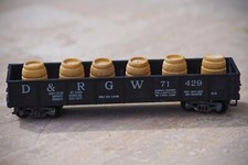 VINTAGE Plastic VARNEY D & R 2198 Barrels Car HO Made in USA 1950's