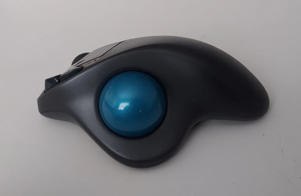 Mouse trackball wireless Logitech M570 nero con dongle Bluetooth - Immagine 4 di 4