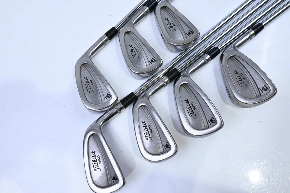 Titleist DCI 990 Irons / 3-9 / Regular Flex Dynamic Gold R300 Shafts - Image 2 of 4