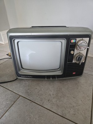 Sharp Linytron Plus Portable TV  Color Model 9B12 Made in Japan True Vintage 