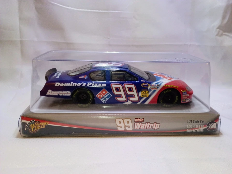 Coche calibre equipo serie Pit Stop 1/24 Michael Waltrip #99 Domino's Pizza 2006 Foto 3 de 4