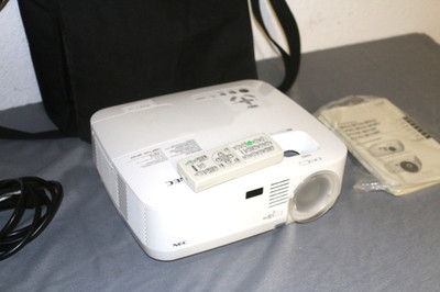 NEC NP405 Beamer   4.000 ANSI Lumen   XGA   Business Projektor#758